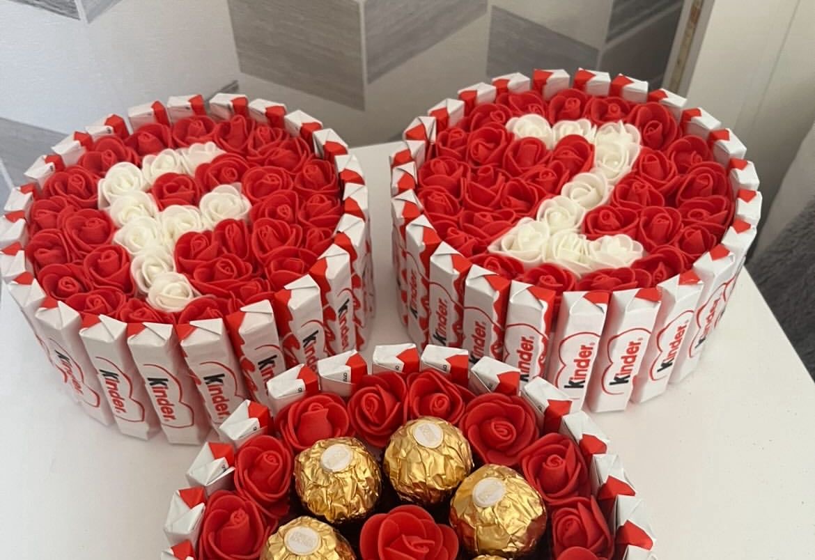 Coffret Élégance : Chocolats et Roses Éternel Personnalisée