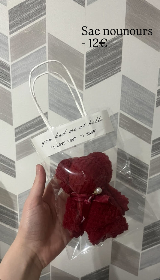 Nounours Douceur : Serviette Skincare Cachée 🧸✨