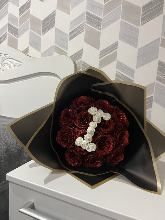 Bouquet de 13 roses éternelles - Personnalisable à la lettre